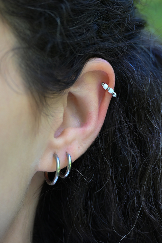 Earcuff_m_weiß_silber_05.jpg