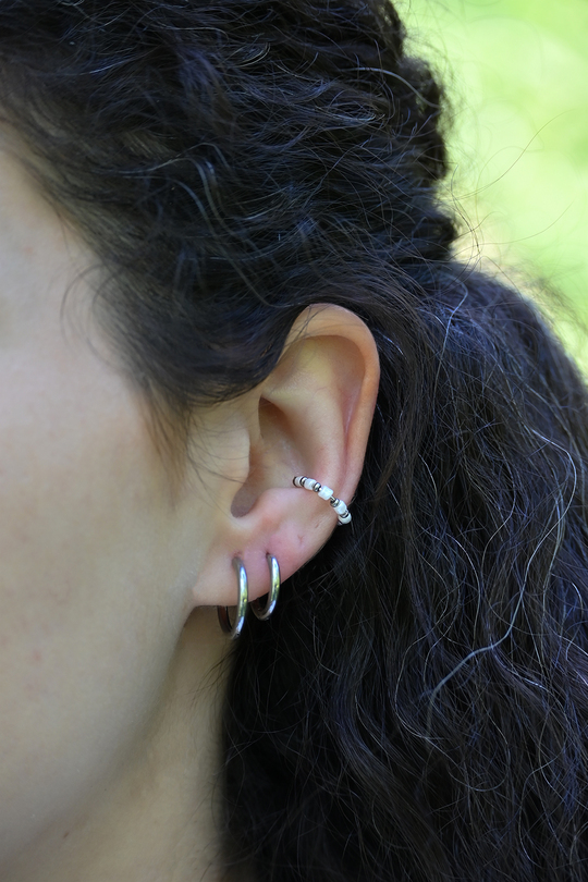 Earcuff_weiß_silber_04.jpg